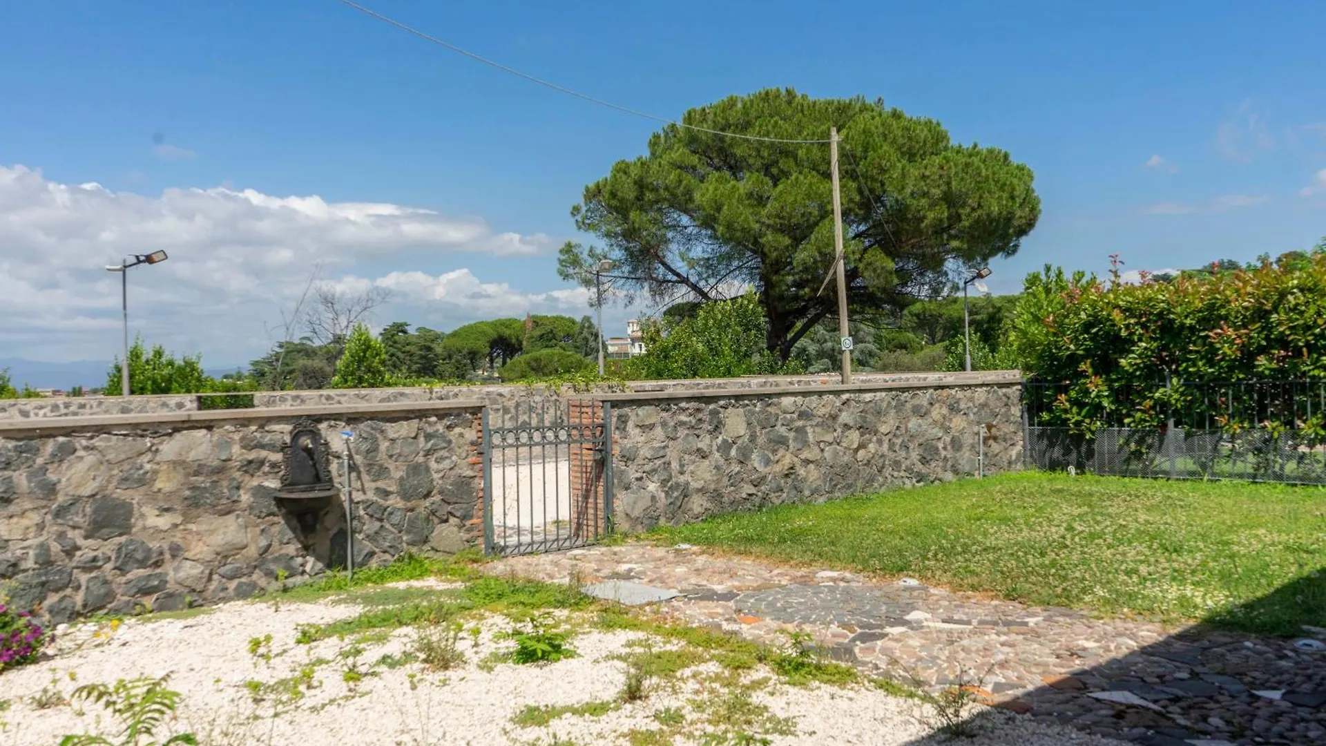 Al Borgo - Tenuta Borsari Frascati 0*,